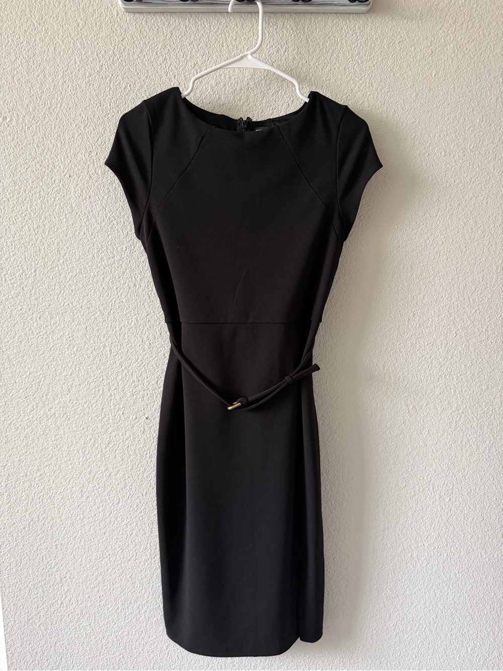 Express Black Cap-Sleeve Midi Sheath Dress with Slim Belt